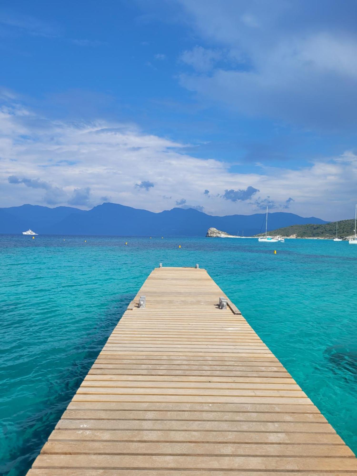 Boutique Hotel Responsable Et Restaurant Basgi Basgi แซ็งต์-โฟลร็องต์ ภายนอก รูปภาพ