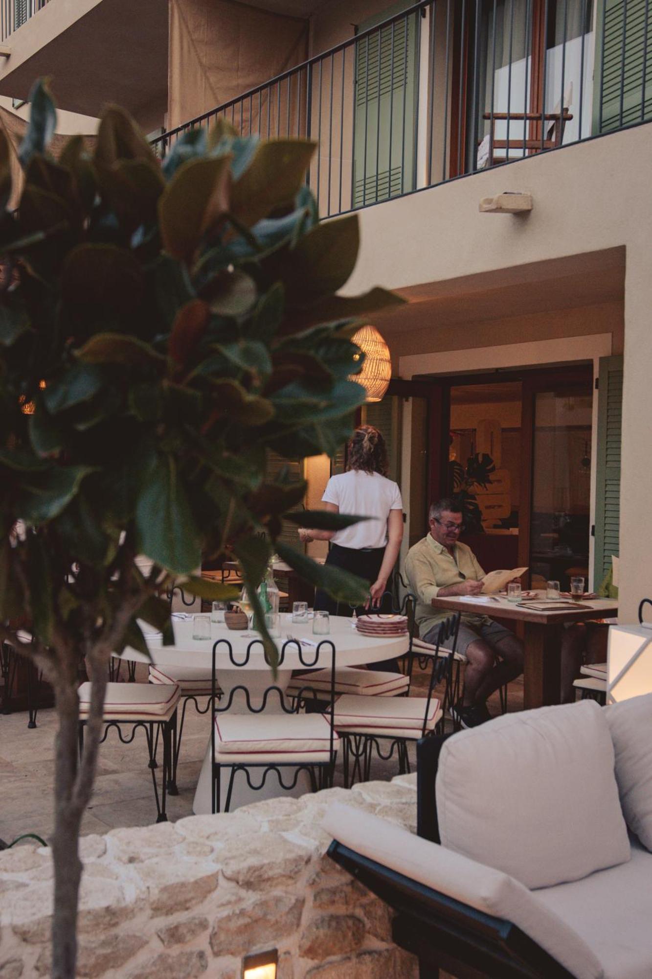 Boutique Hotel Responsable Et Restaurant Basgi Basgi แซ็งต์-โฟลร็องต์ ภายนอก รูปภาพ